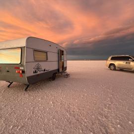 Camper Elegance Uyuni - All Inclusive, hotel u gradu Carpas