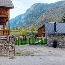Villas Meti Rugove, hotel en Peje