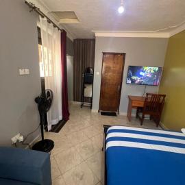 Lark suites -Bukoto, hotell i Kampala