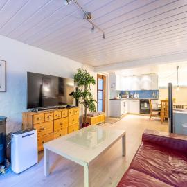 Large Apartment In The Vacation Center Whirlpool, hotel di Diemtigen
