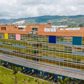Pop Art Hotel Tocancipá y Centro de Convenciones: Tocancipá'da bir otel