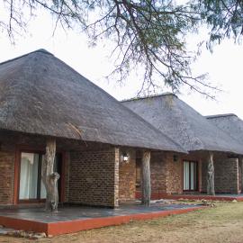 Keleo Safari Lodge, отель в городе Бела-Бела