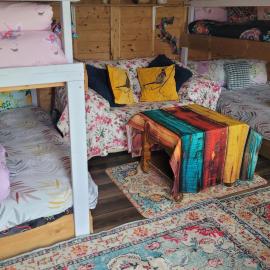 Shannon Estuary Glamping Budget-Sustainable-Biodiversity Habitat--Rustic-Countryside Holiday Accommodation – hotel w mieście Effernan