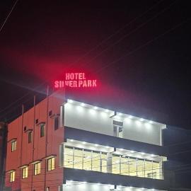 Hotel Silver Park and Restaurant, hotel em Bilaspur