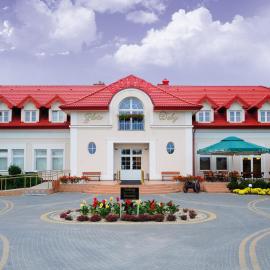 Hotel Złote Dęby, хотел в Варашава