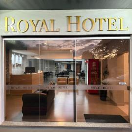 Royal Hotel,多拉杜斯的飯店