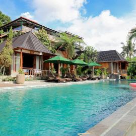 Mina Baturiti Hotel & Resto, hotel v destinácii Patjung