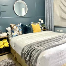 TOPAZ Classy, cozy condo near beaches & airport, hotel v destinácii Crown Point