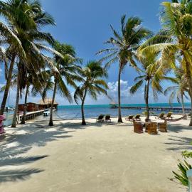 Sunset Beach Resort, hotell i San Pedro