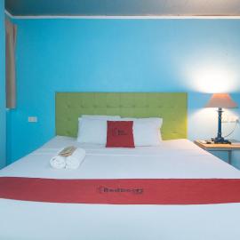 RedDoorz Plus at New Era Budget Hotel Near UCMed and Chong Hua Hospital Mandaue FORMER RedDoorz Plus New Era Budget Hotel Mandaue, hotel u Cebu Cityiju