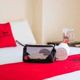 RedDoorz Syariah at Sherren Guest House Lubuk Linggau, hotel di Lubuklinggau