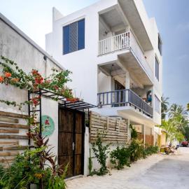 Rasdu View Inn، فندق في جزيرة راسدو