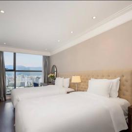 2 Bedroom Luxury Condo Free Airport pick up, hotel en Da Nang