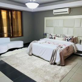 TR GUEST HOUSE SERVIÇOs โรงแรมในMatola