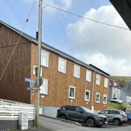 Midbrekkan Guesthouse, hotel in Tvøroyri