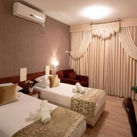 Aristocrat Hotel Glatt Kosher