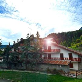 Hotel Chalet du Soleil, хотел в Торньон