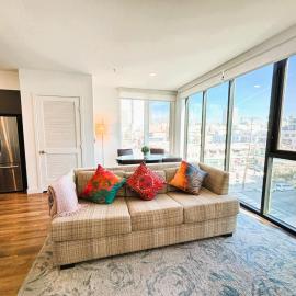 Boutique KTown Stays With Breathtaking Rooftop Views, hotel v Los Angeles