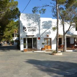 Bungalows Es Pins - Emar Hotels, hotel in Playa Migjorn