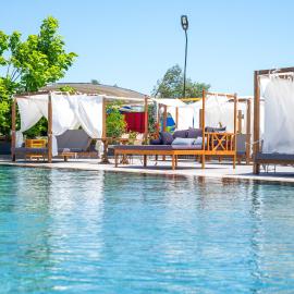 simlarda aquapark otel, hotel u gradu Ajvalik