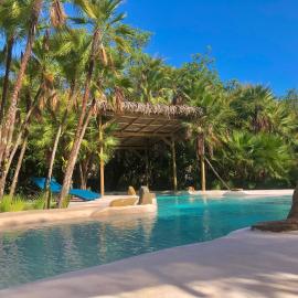 Kin Resort Lodge, hotel sa Maya Beach