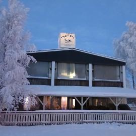 Hotel & Resort Sallavalkea, hotel en Salla