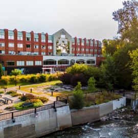 Hôtel Château Joliette، فندق في جولييت