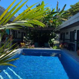Hotel Perico Azul & Surf Camp, hotel em Jacó