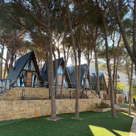 Pine Straw Douma, hotel em Douma
