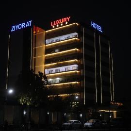 Ziyorat Luxury Hotel, hotell i Fergana