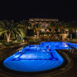 Crithoni's Paradise Hotel, hotel en Alinda