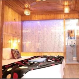 ALTAF's MOTEL، فندق في ماتيرن