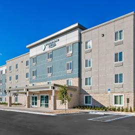 WoodSpring Suites Palm Springs - West Palm Beach: Palm Springs şehrinde bir otel