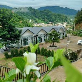 บ้านพักแฮปปี้โฮมรีสอร์ท, hotel en Ban Huai Fai