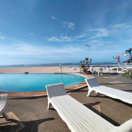 Punta Riviera Resort Bolinao, hotel di Bolinao