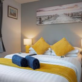 Royal Oakwell Hotel: Blackpool şehrinde bir otel