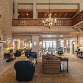 Santa Marina Arachova Resort & Spa، فندق في أراخوفا