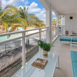 Maho Beach 1BR Haven, Ocean Vista, hotel a Maho Reef