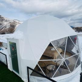 Buddy glamping Borjomi، فندق في بورجومي