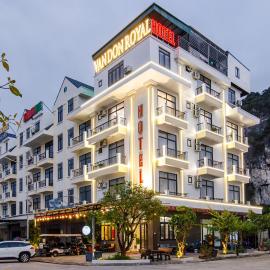 Van Don Royal Hotel, hotel u gradu 'Hà Cái'