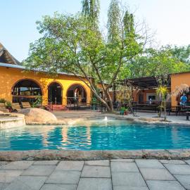 Jollyboys Backpackers and Camp, khách sạn ở Livingstone