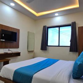 Hotel Empire, хотел в Вапи