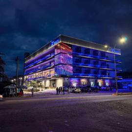 Xiaos Henderson Hotel, hotel en Lungga