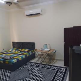 Private Rooms For Rent Near Airport - Raha Hostel, hôtel à Ḩayl Āl ‘Umayr