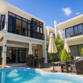 Villa Alizée Boutique Hotel - Idéal Couples & Pros - Rooftop，路易港的飯店