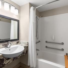 Charleston में, होटल Days Inn by Wyndham Charleston WV