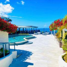 Trade Winds Hotel Antigua, hotel u gradu Dickenson Bay