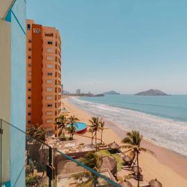 Garner Hotel Mazatlan Beach by IHG, hotel in Mazatlán