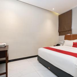 RedDoorz Plus @ UNO Jalan Merak Samarinda, hotel v destinaci Samarinda