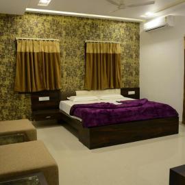 Sri Shivam Hotel, hotel em Gondia